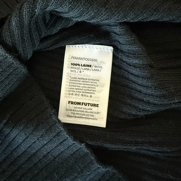 From Future Y2K 100% Wool Black Ribbed Sweater With Heart Cut Out NWT - Picture 5 of 5